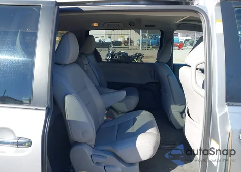 2015 Toyota Sienna Xle 8 Passenger from USA, damaged, VIN 5TDYK3DC6FS658639